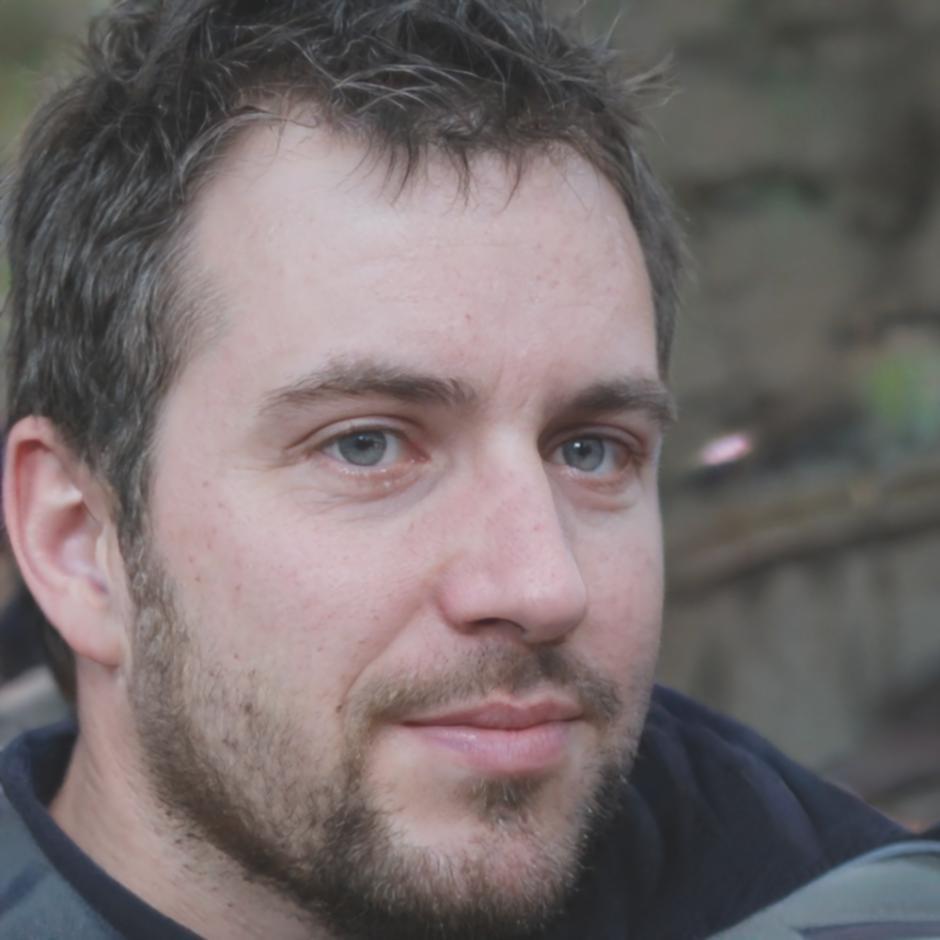 Portrait professionnel de Damien Mercier, consultant SEO